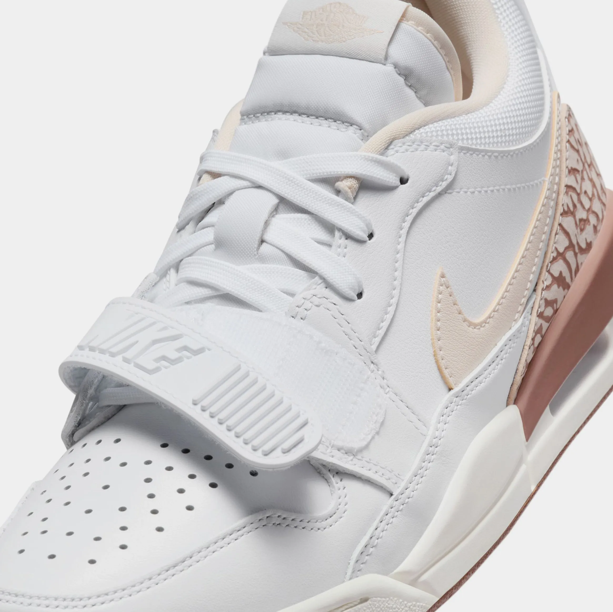 Air Jordan Legacy 312 Low Womens Basketball Shoes (White/Archaeo Brown/Sail/Legend Light Brown)