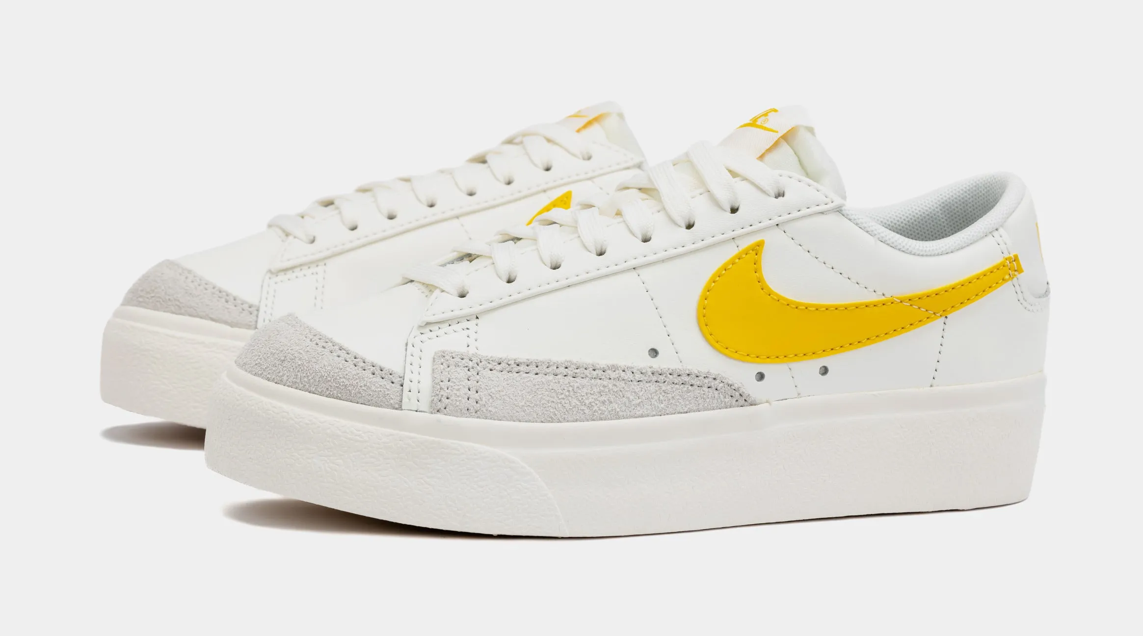 Blazer Low Platform Womens Lifestyle Shoes (White/Yellow)