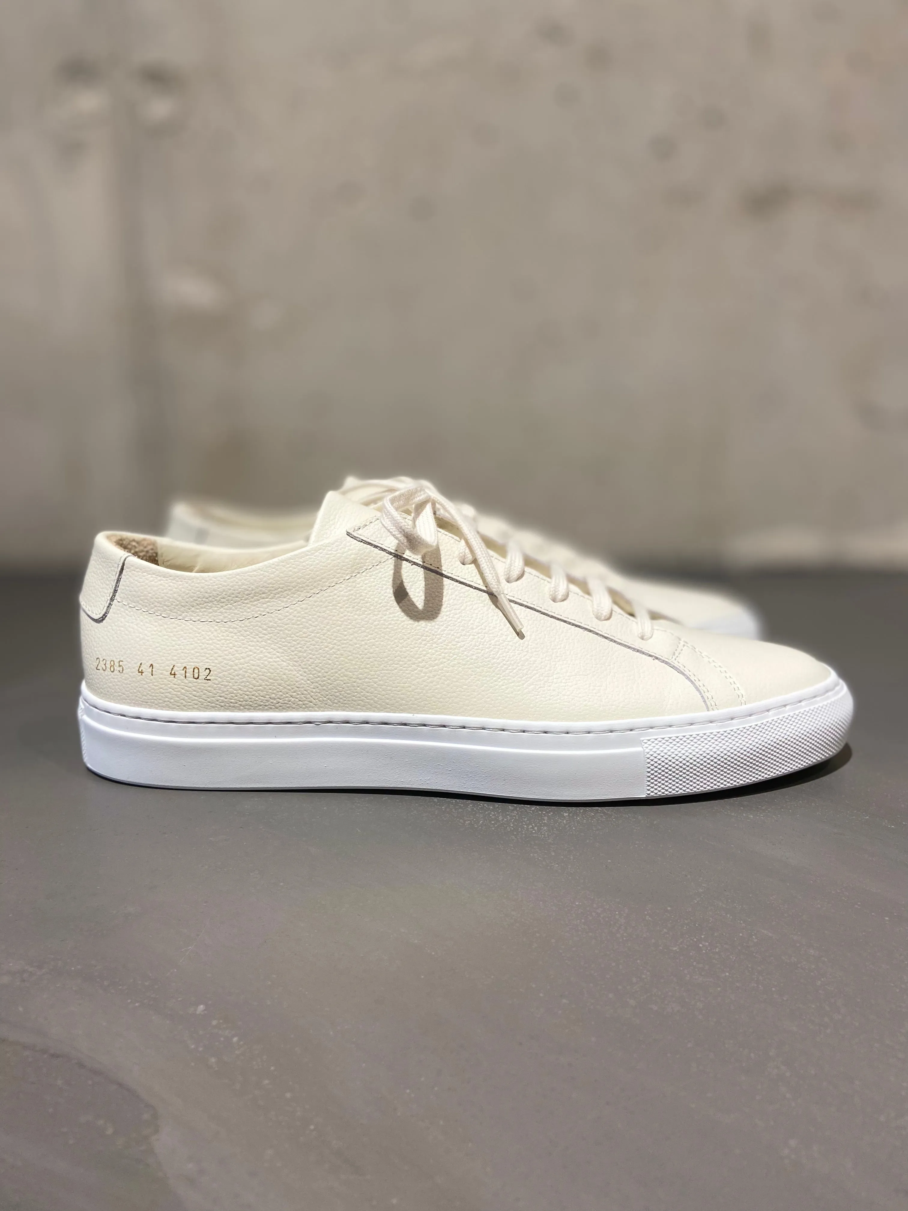 COMMON PROJECTS 2385 ACHILLES CONTRAST SOLE OFF-WHITE