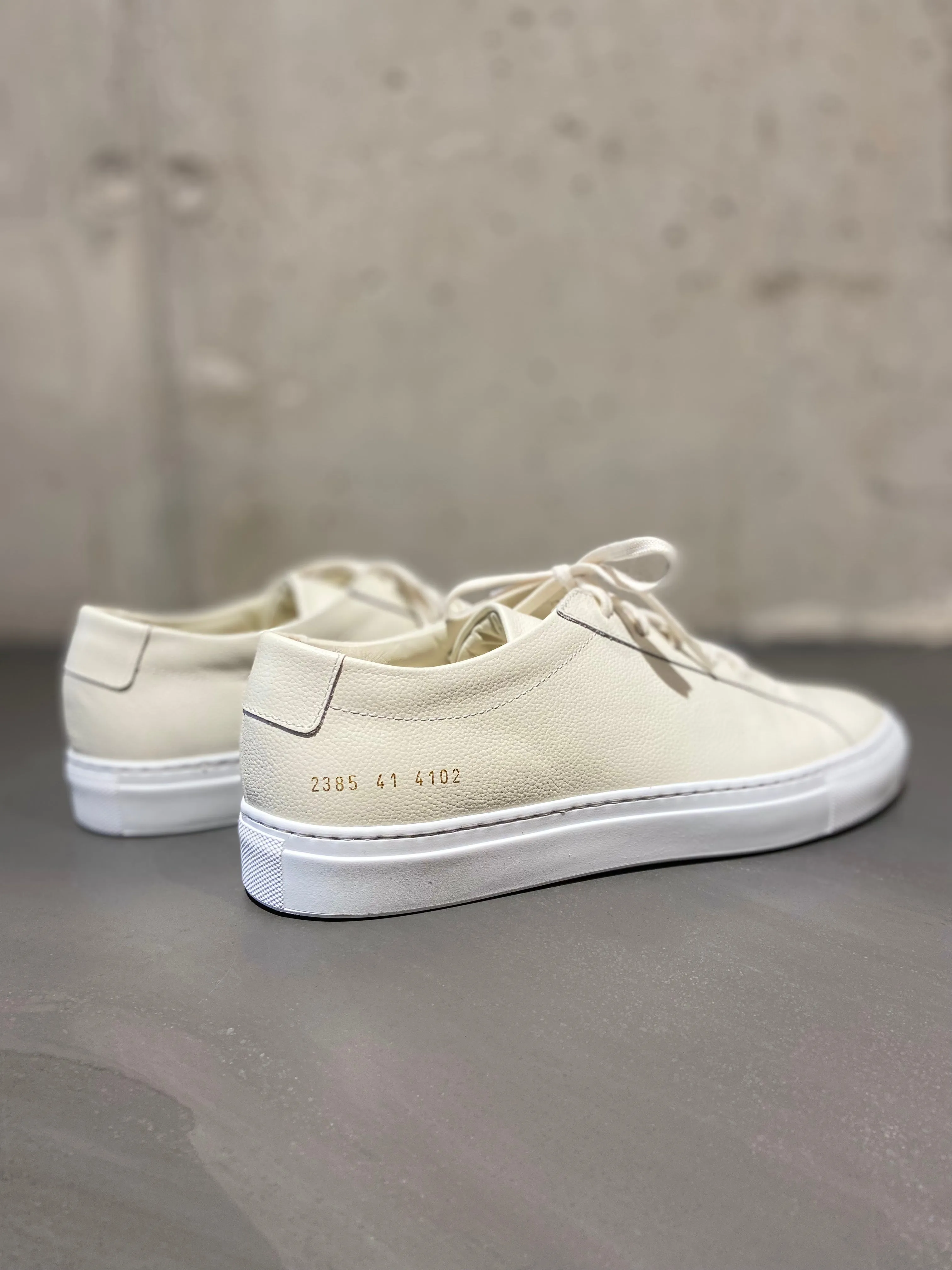 COMMON PROJECTS 2385 ACHILLES CONTRAST SOLE OFF-WHITE